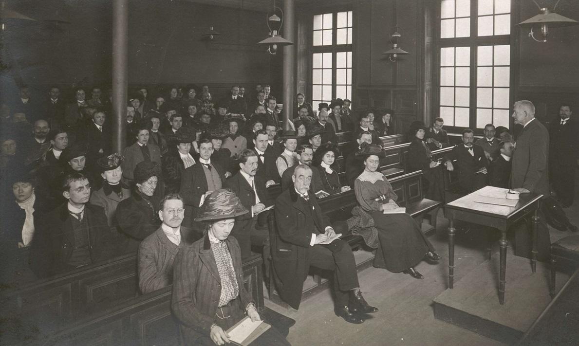 Séminaire de Paul Passy à la Sorbonne, dans les locaux de l'EPHE