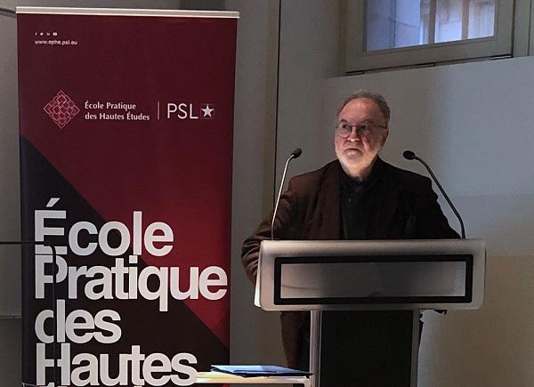 Antonio Panaino lors de la conférence inaugurale du centre Elahé Omidyar Mir-Djalai d’études persanes
